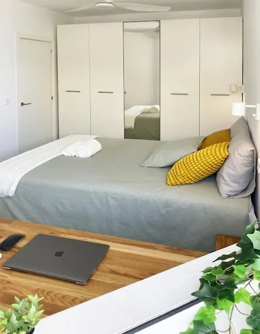 Charming Sea View Hideaway At Marbella'S Marina Apartment